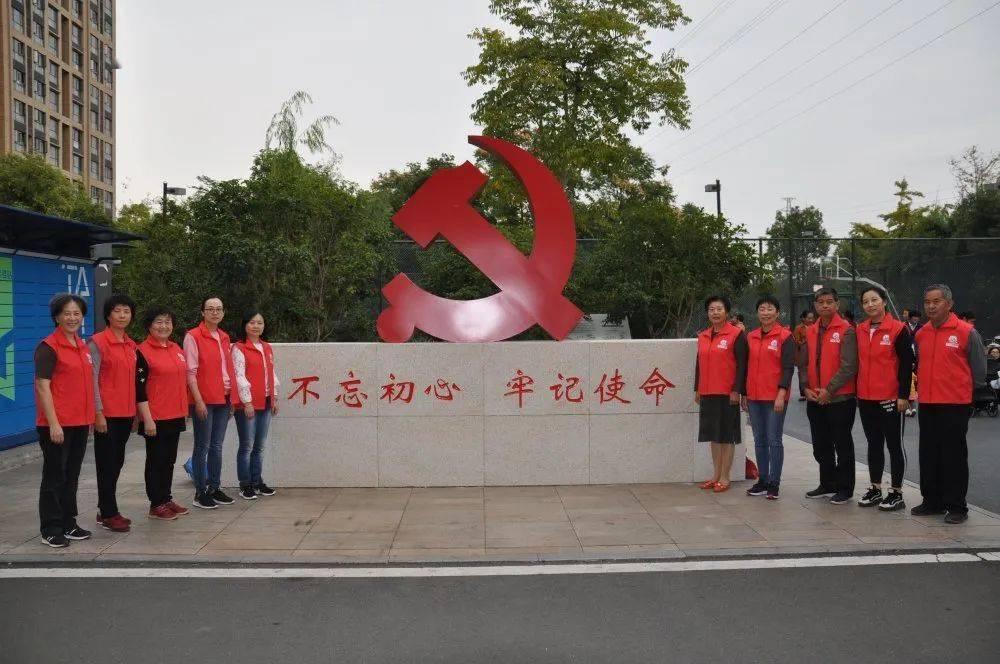 他曾是湖南省委书记,后任武警部队总副政委,功勋卓越,活了88岁